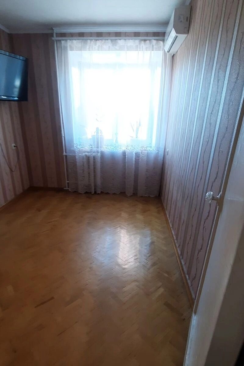 Apartment for rent 3 rooms, 50 m², 4th fl./5 floors. 66, Almatynska vul., Kyiv. 