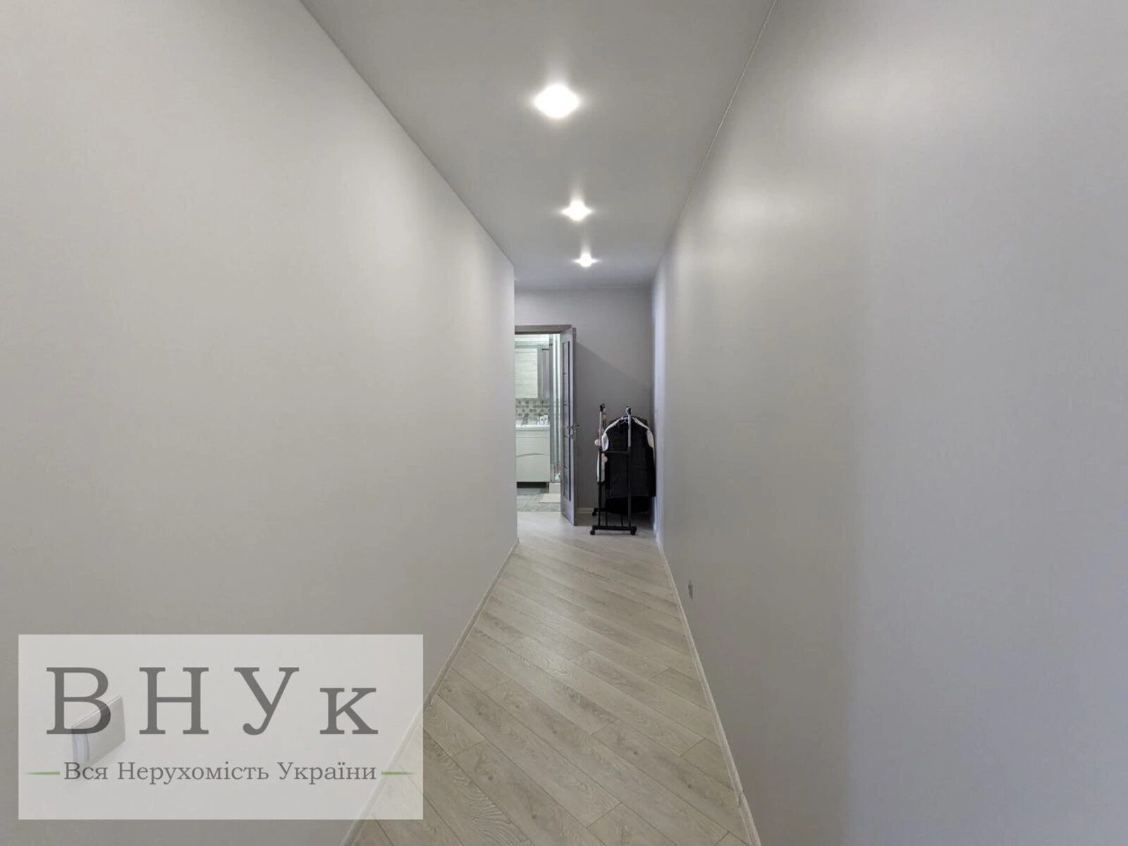 Apartments for sale 2 rooms, 77 m², 4th fl./11 floors. Kvitkova vul., Ternopil. 