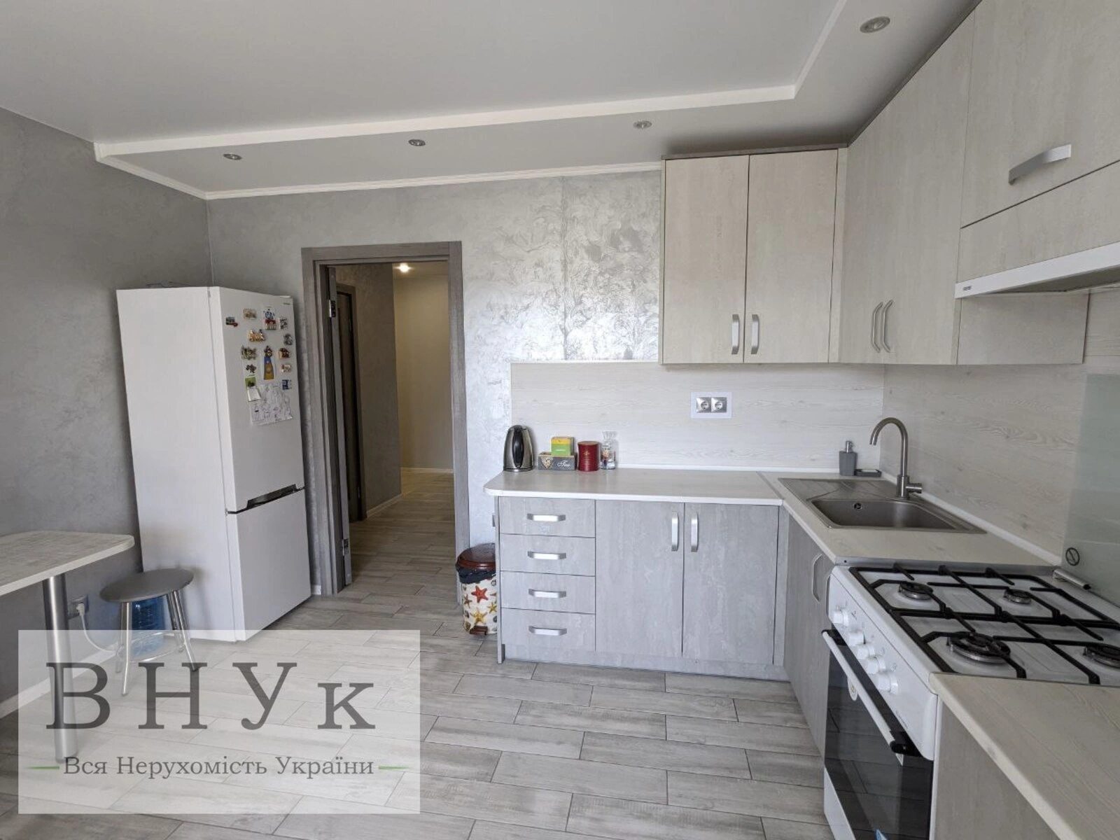 Apartments for sale 2 rooms, 77 m², 4th fl./11 floors. Kvitkova vul., Ternopil. 