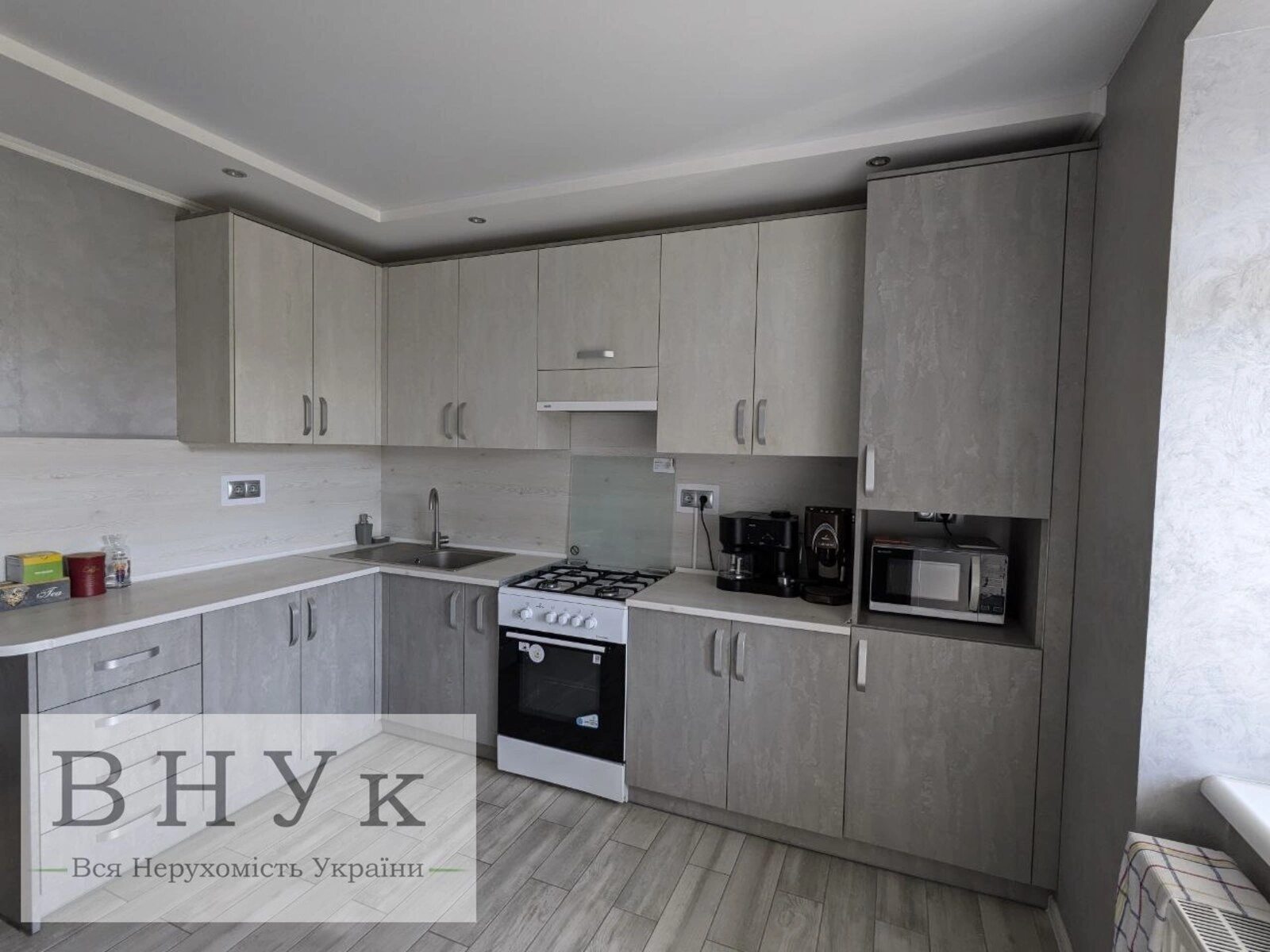 Apartments for sale 2 rooms, 77 m², 4th fl./11 floors. Kvitkova vul., Ternopil. 