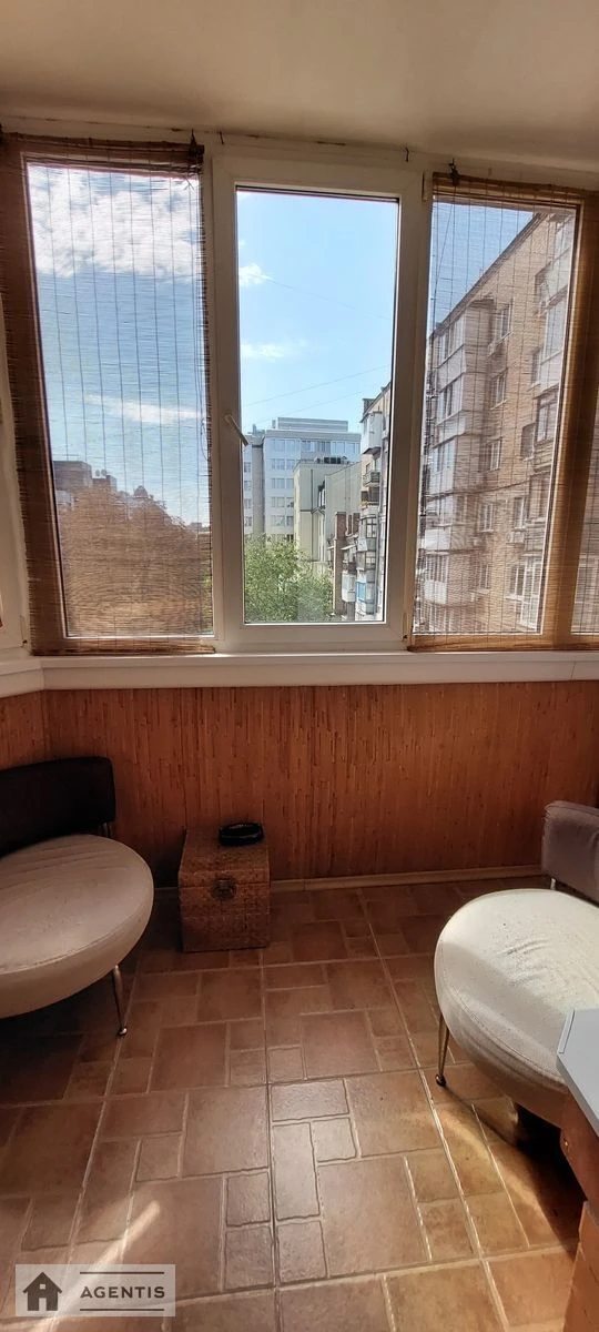 Apartment for rent 3 rooms, 160 m², 5th fl./18 floors. 1, Lyeskova 1, Kyiv. 