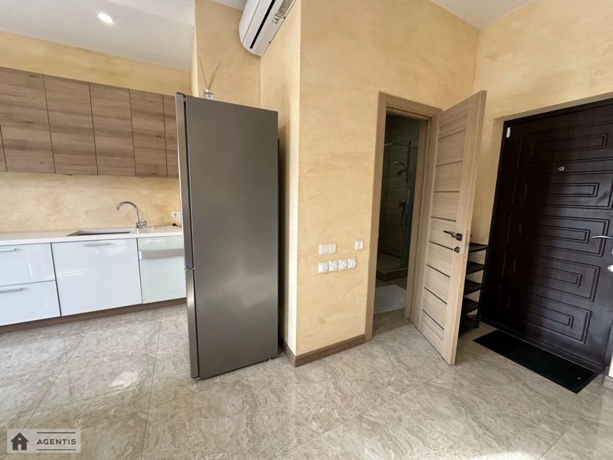 Здам квартиру 1 кімната, 40 m², 4 пов./26 поверхів. 68, Жилянська 68, Київ. 