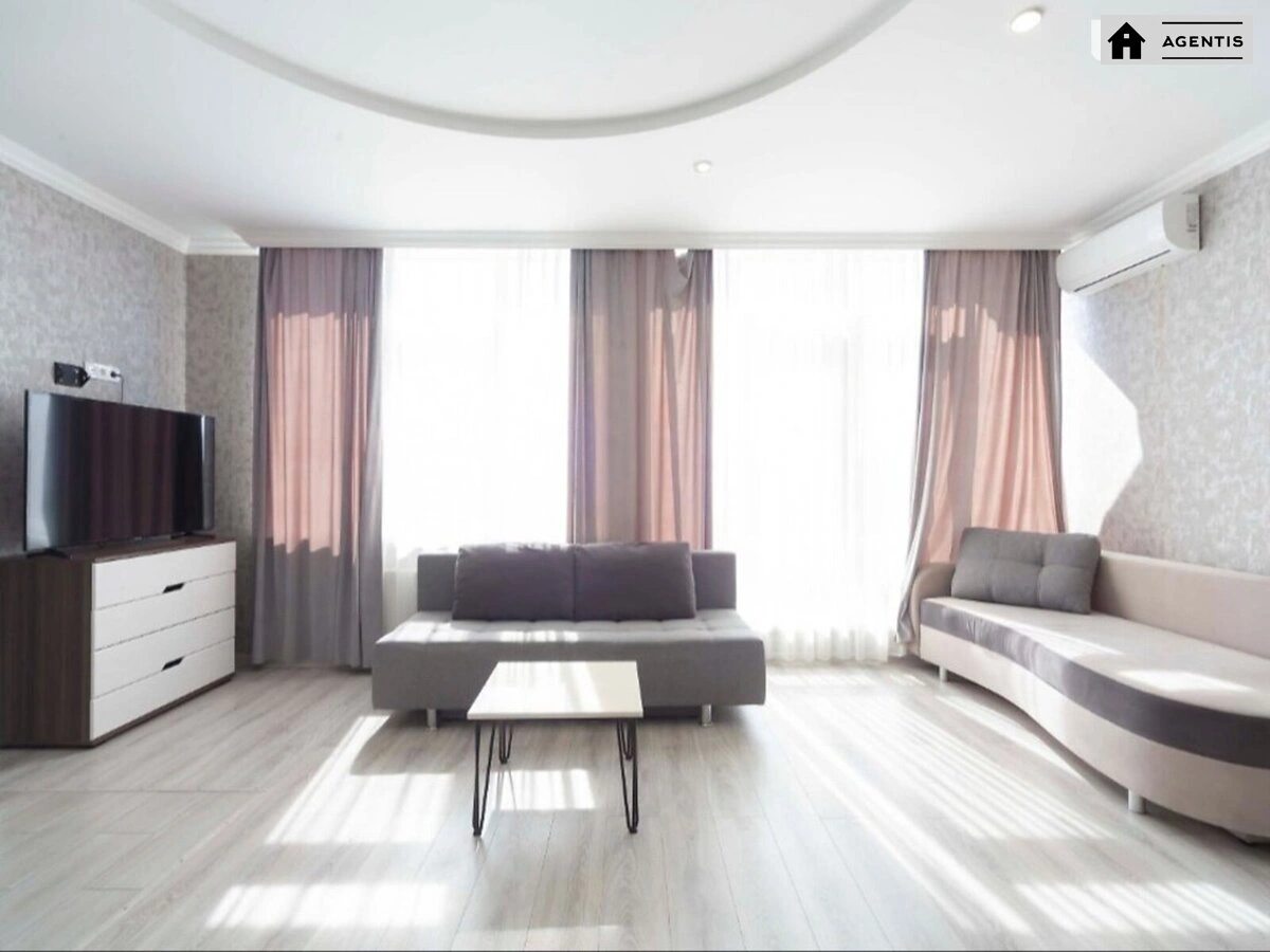 Apartment for rent 3 rooms, 74 m², 5th fl./10 floors. 8, Akademika Pysarzhevskoho vul., Kyiv. 