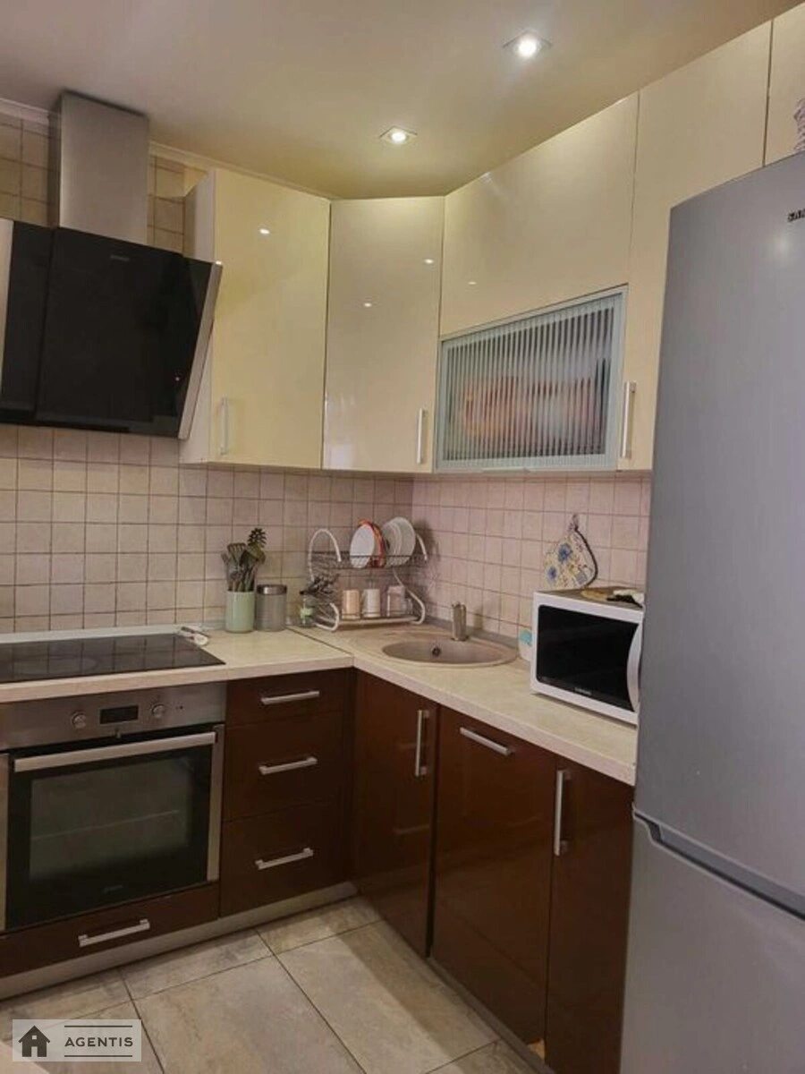 Apartment for rent 1 room, 50 m², 10th fl./14 floors. 5, Vasylya Symonenka vul., Kyiv. 