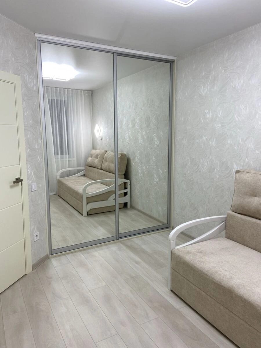 Apartments for sale 1 room, 30 m², 1st fl./6 floors. 104, Soborna , Sofiyivska Borshchahivka. 