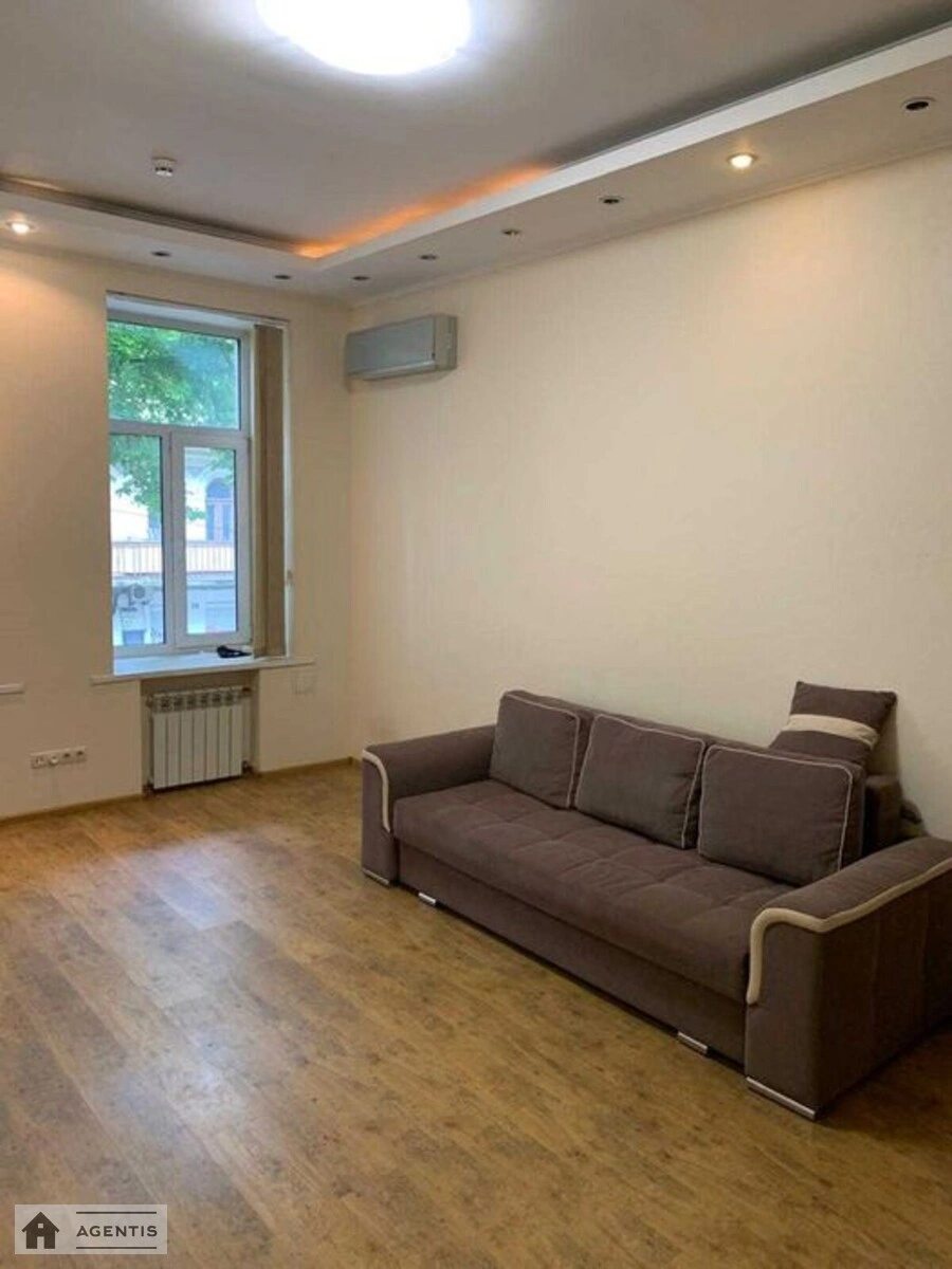 Apartment for rent 2 rooms, 67 m², 2nd fl./4 floors. 37, Konstantynivska vul., Kyiv. 