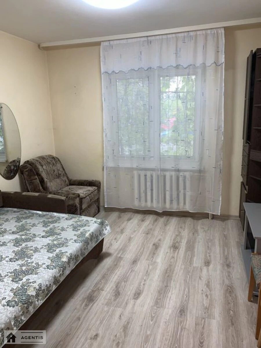 Apartment for rent 2 rooms, 52 m², 1st fl./9 floors. 26, Volodymyra Ivasyuka prosp. Heroyiv Stalinhrada, Kyiv. 