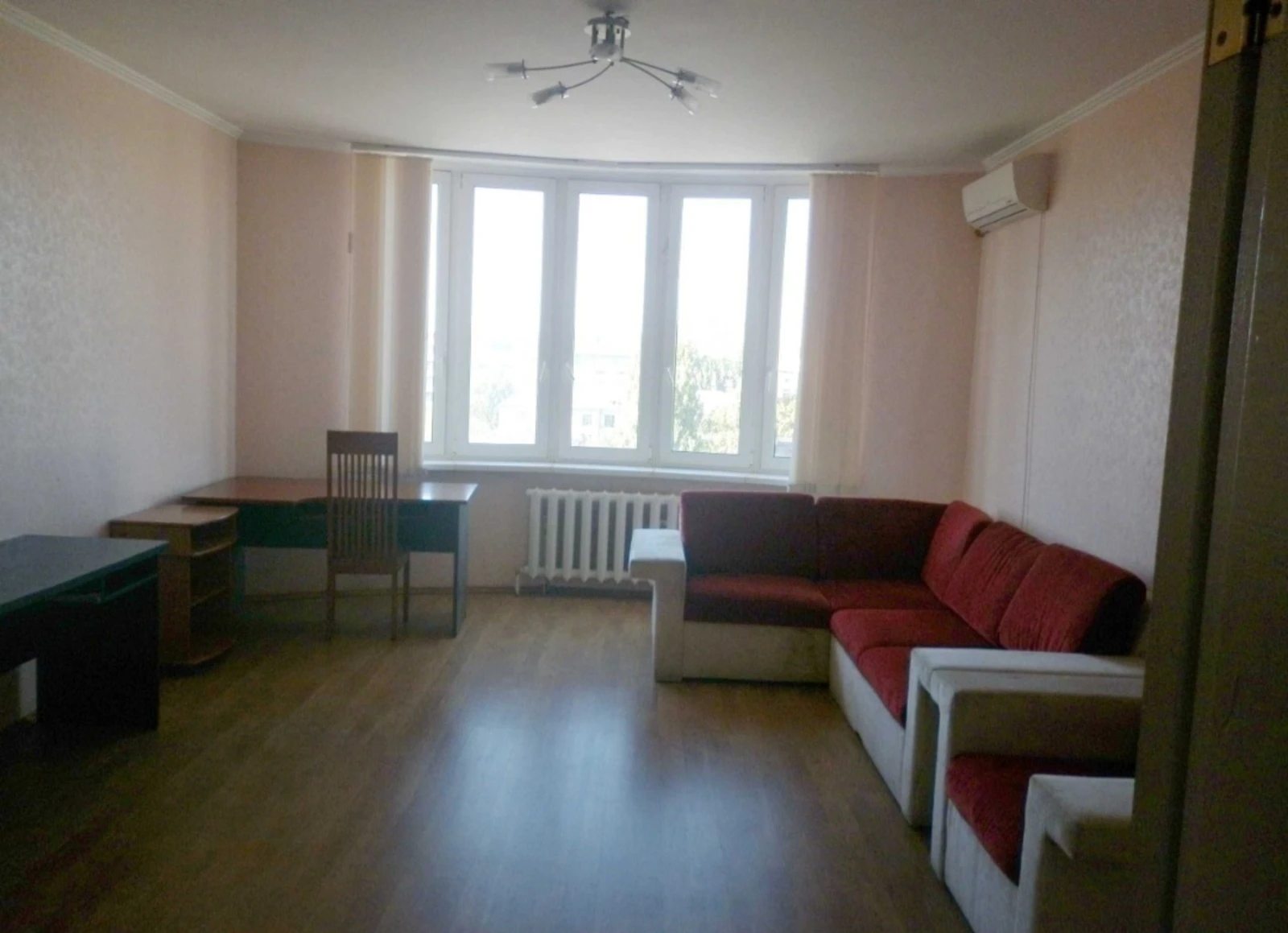 Apartments for sale 3 rooms, 112 m², 10th fl./25 floors. 5, Nizhynska 5, Kyiv. 