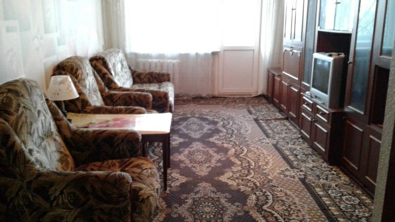 Сдам квартиру. 2 rooms, 48 m², 4th floor/5 floors. Героев Сталинграда, Днепр. 