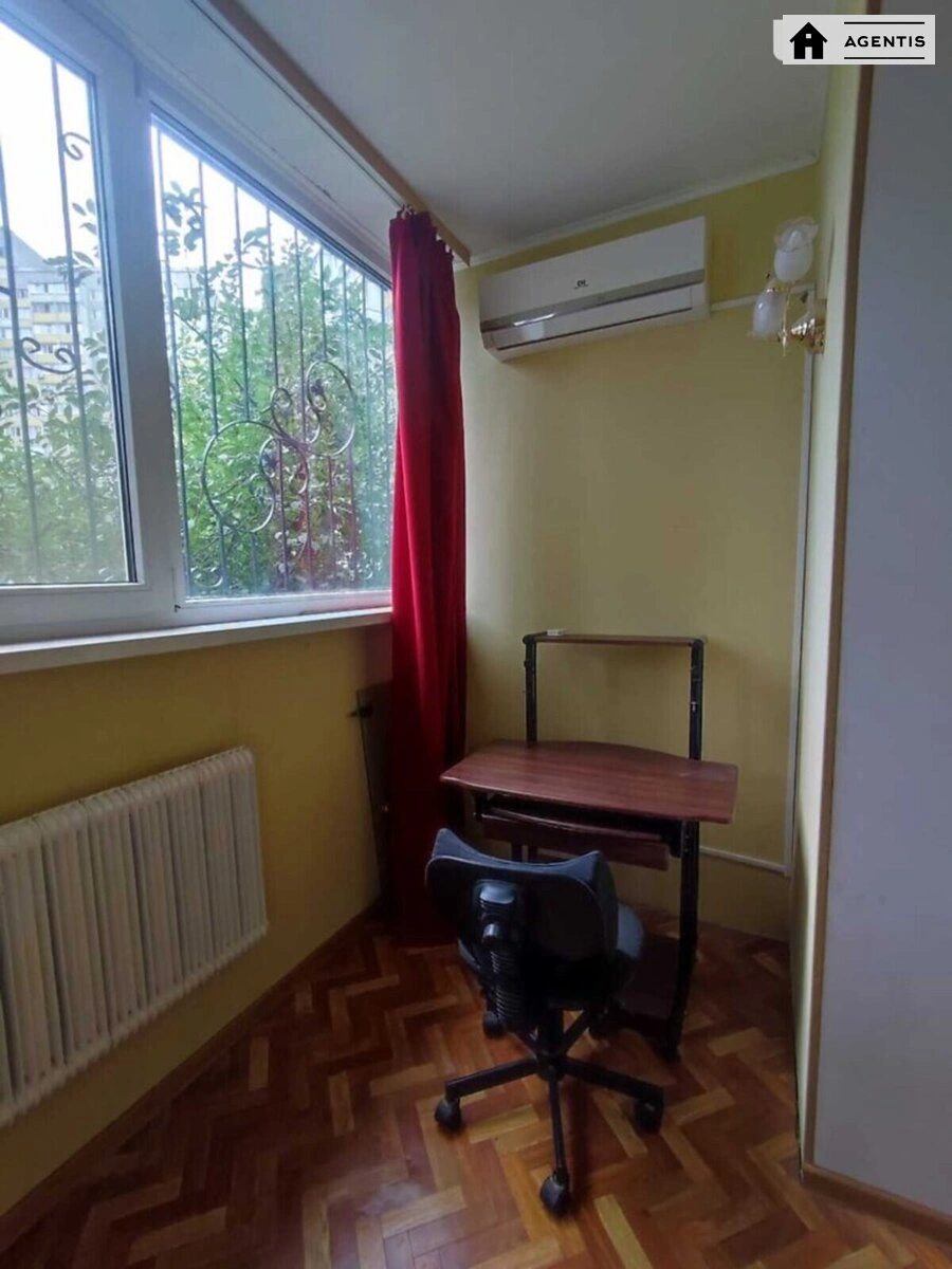 Apartment for rent 2 rooms, 54 m², 1st fl./1 floor. Akademika Zabolotnoho vul., Kyiv. 