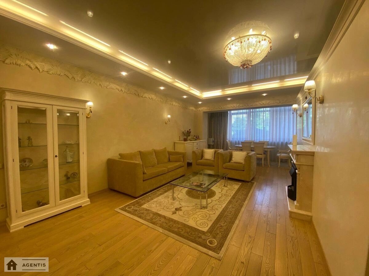 Сдам квартиру 4 комнаты, 160 m², 4 эт./17 этажей. 18, Павловская 18, Киев. 