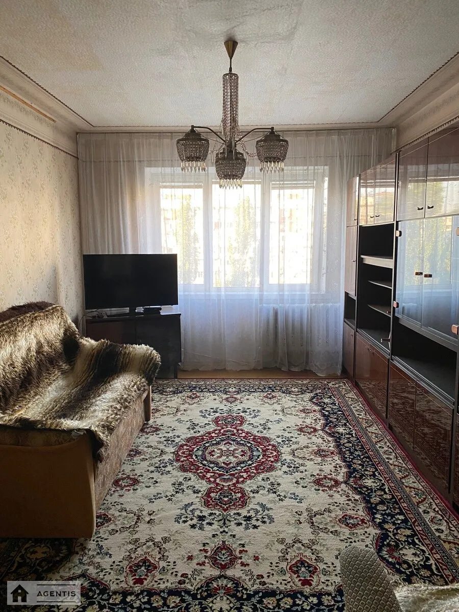 Сдам квартиру 3 комнаты, 68 m², 7 эт./9 этажей. 1, Свободы 1, Киев. 