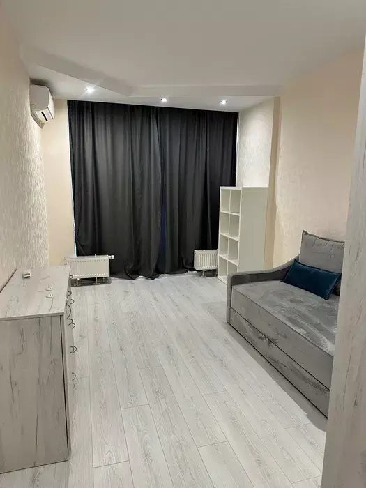 Здам квартиру 3 кімнати, 90 m², 2 пов./5 поверхів. Регенераторна, Київ. 