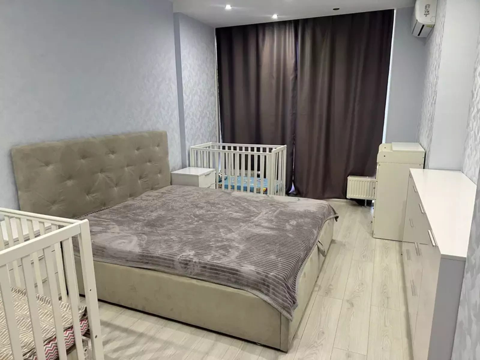 Здам квартиру 3 кімнати, 90 m², 2 пов./5 поверхів. Регенераторна, Київ. 