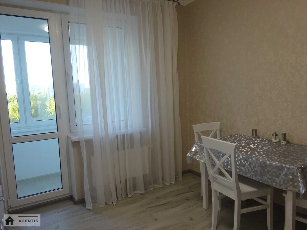 Apartment for rent 1 room, 46 m², 5th fl./25 floors. 27, Krakivska 27, Kyiv. 