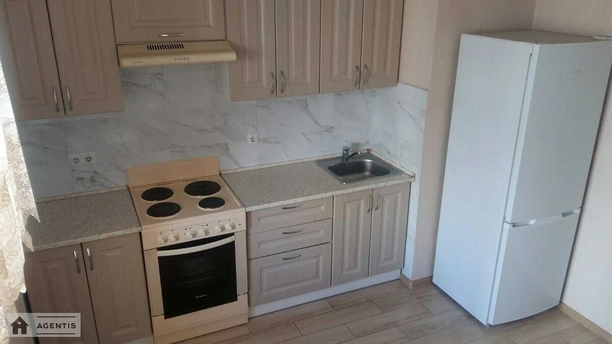 Здам квартиру 1 кімната, 36 m², 5 пов./6 поверхів. Сергія Данченка вул., Київ. 