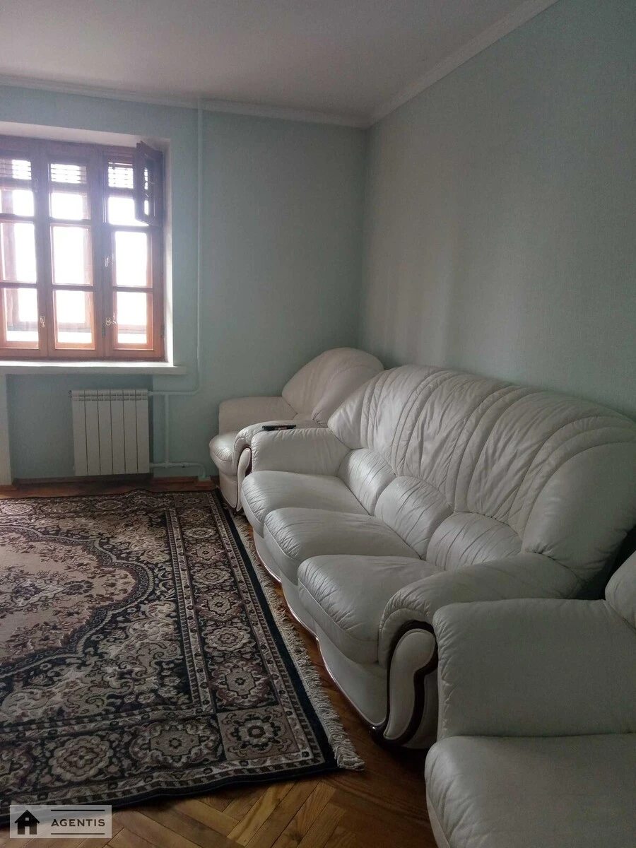 Apartment for rent 3 rooms, 68 m², 6th fl./9 floors. Smilyanska, Kyiv. 