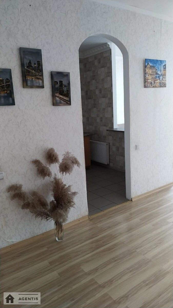 Apartment for rent 1 room, 36 m², 5th fl./23 floors. 3, Svitla 3, Kyiv. 