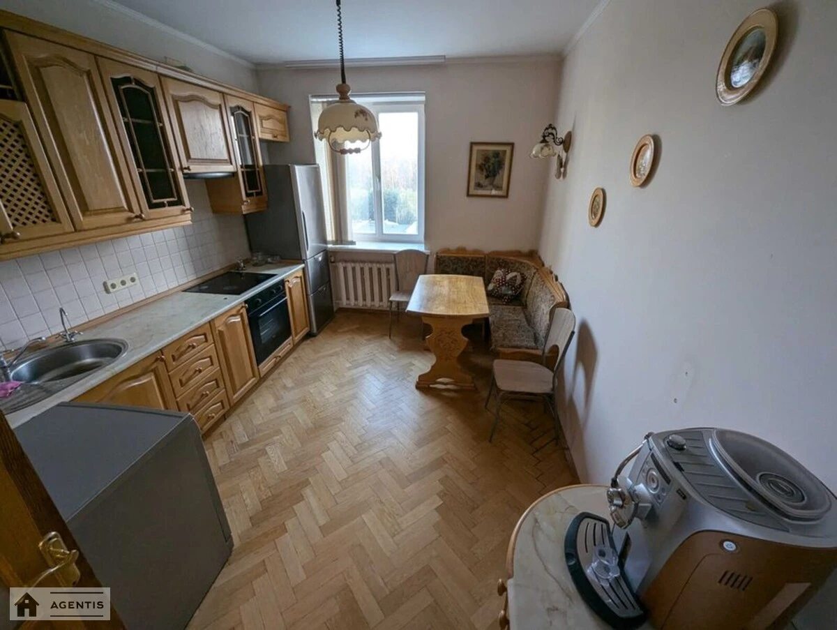 Apartment for rent 3 rooms, 87 m², 8th fl./16 floors. 91, Verhovynna 91, Kyiv. 