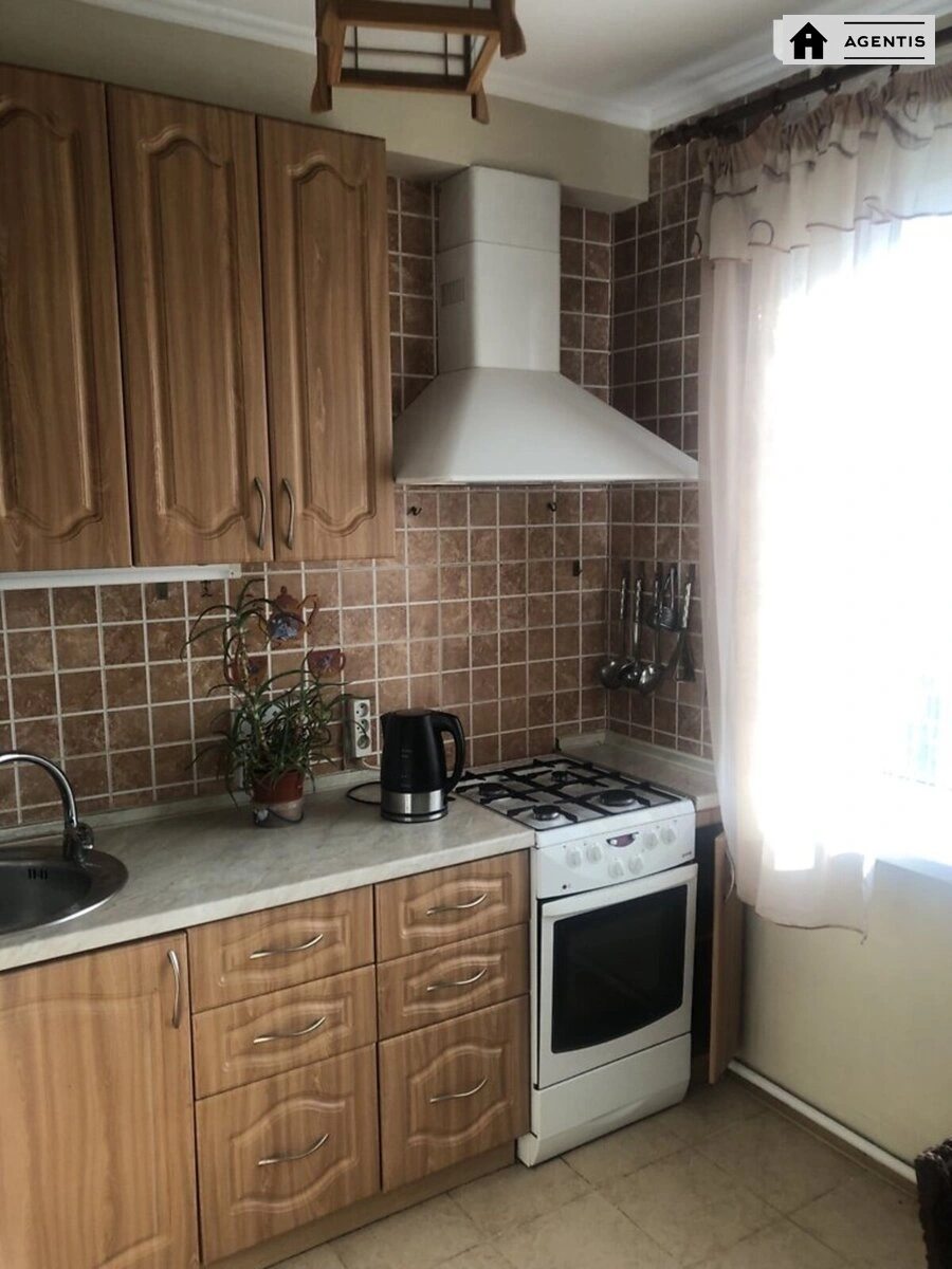 Apartment for rent 1 room, 38 m², 9th fl./9 floors. Dmytra Lutsenka vul., Kyiv. 