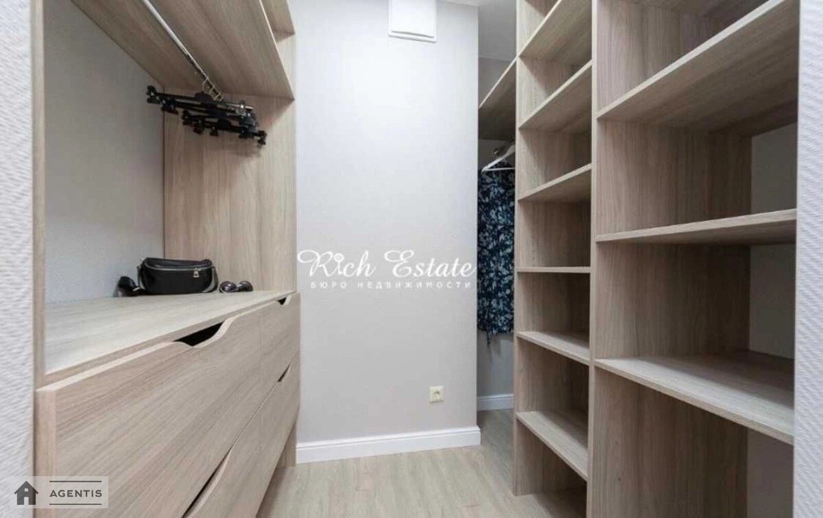 Apartment for rent 2 rooms, 60 m², 13th fl./21 floors. Akademika Filatova vul., Kyiv. 