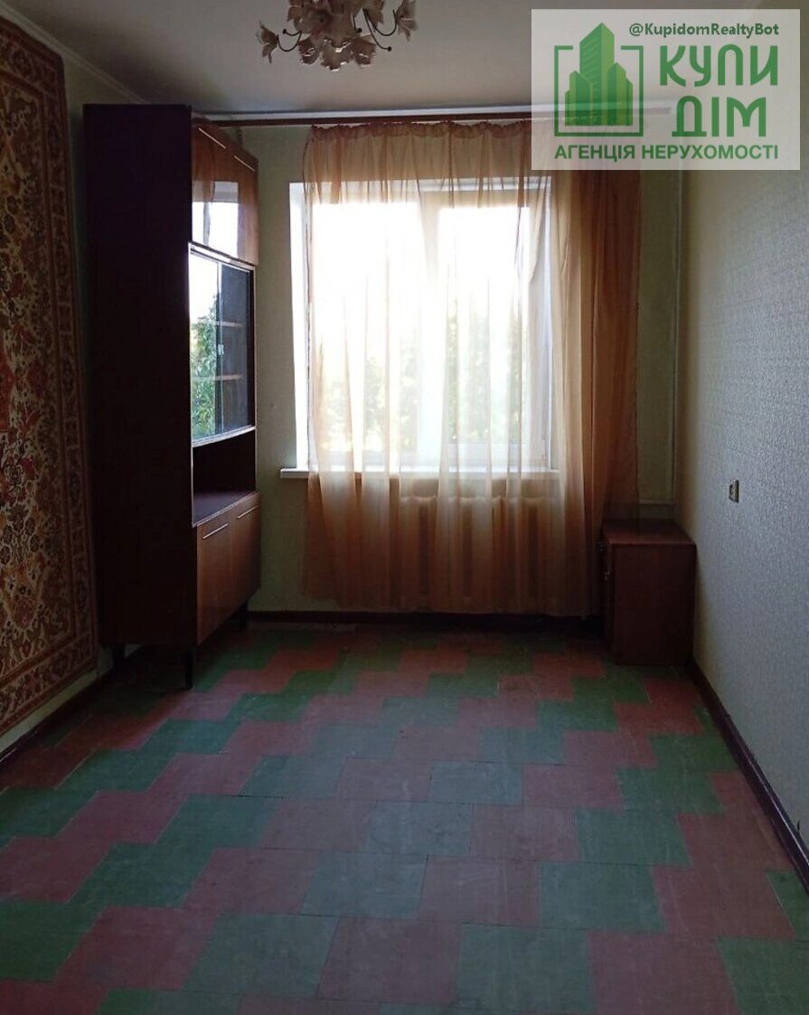 Apartments for sale 3 rooms, 65 m², 5th fl./5 floors. Фортечний (кіровський), Kropyvnytskyy. 