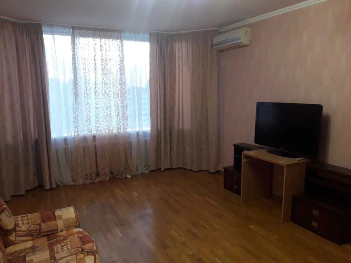 Apartment for rent 1 room, 52 m², 16th fl./16 floors. Darnytskyy rayon, Kyiv. 