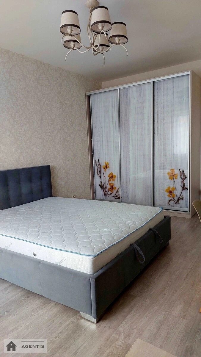 Сдам квартиру 1 комната, 42 m², 14 эт./25 этажей. 3, Юрія Кондратюка вул., Киев. 