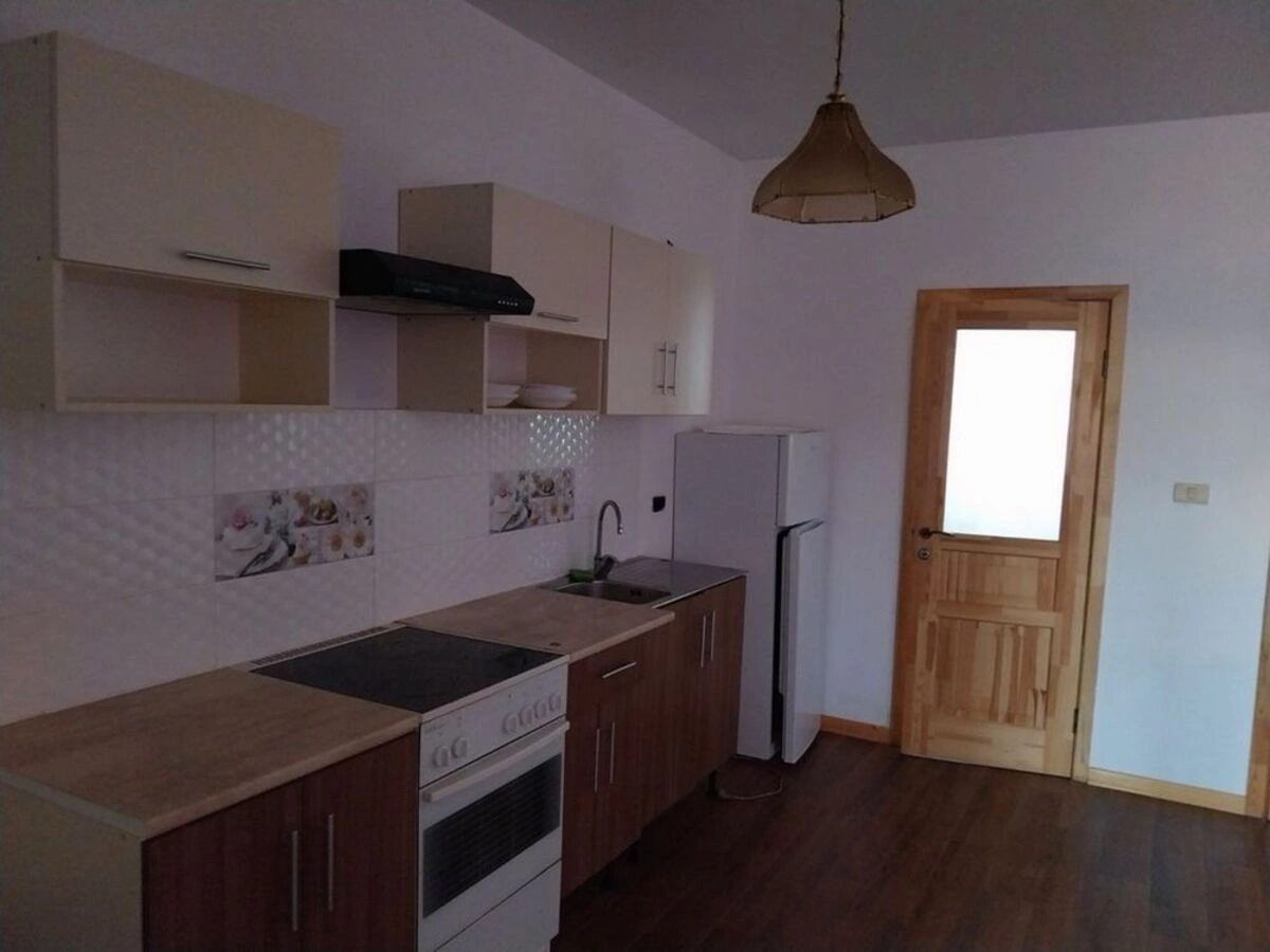 Apartment for rent 2 rooms, 60 m², 1st fl./3 floors. Sofiyivska Borshchahivka. 