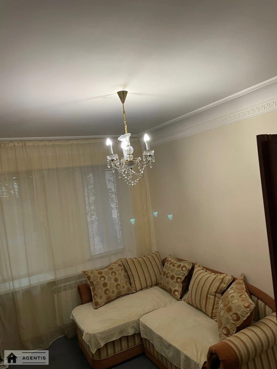 Apartment for rent 2 rooms, 45 m², 1st fl./5 floors. 5, Arsenalniy 5, Kyiv. 