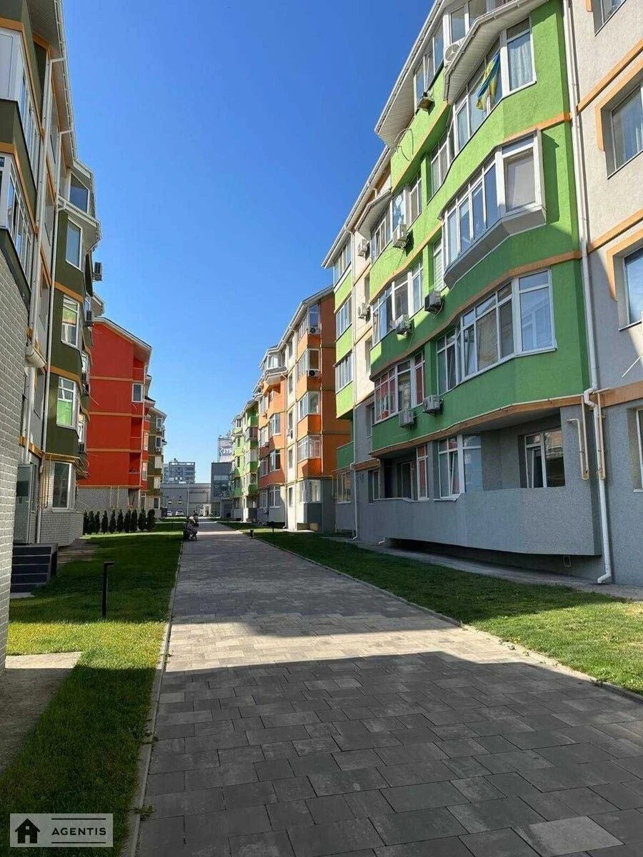 Здам квартиру 2 кімнати, 90 m², 4 пов./4 поверхи. Одеський , Київ. 