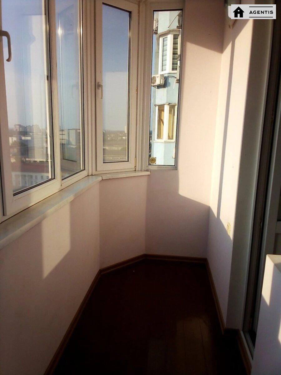 Apartment for rent 3 rooms, 130 m², 12th fl./16 floors. 12, Boryspilska 12, Kyiv. 