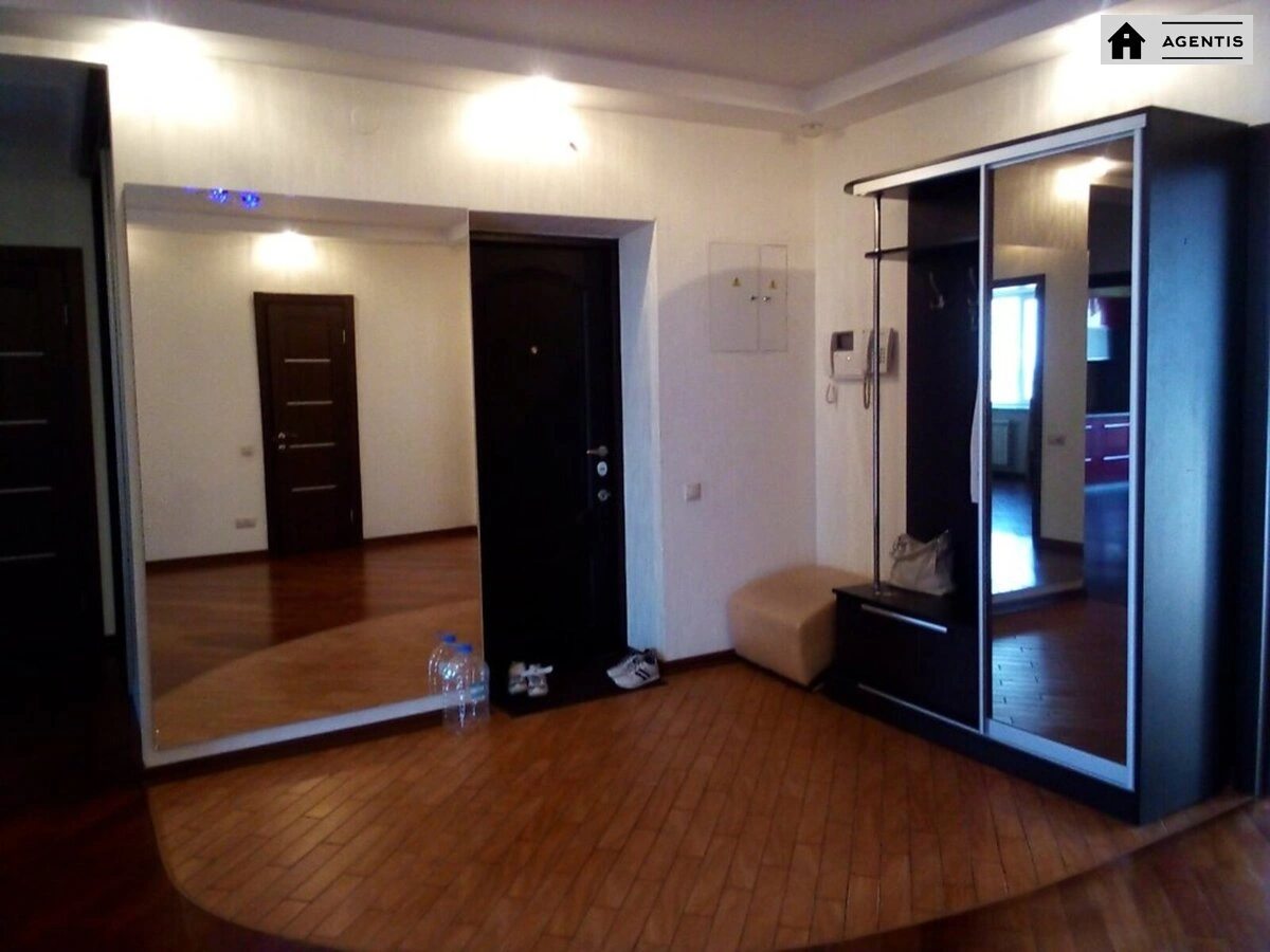 Apartment for rent 3 rooms, 130 m², 12th fl./16 floors. 12, Boryspilska 12, Kyiv. 