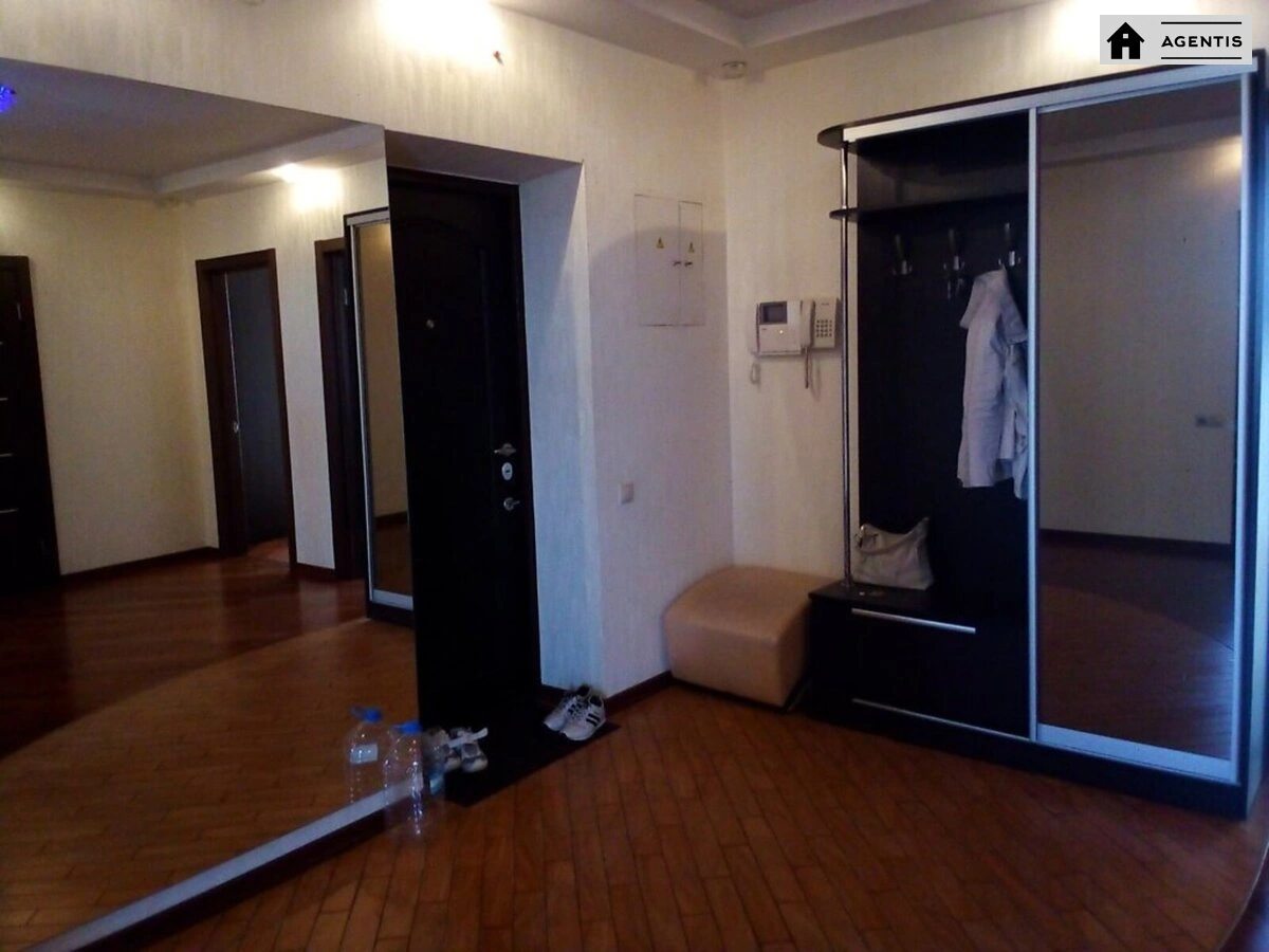 Apartment for rent 3 rooms, 130 m², 12th fl./16 floors. 12, Boryspilska 12, Kyiv. 