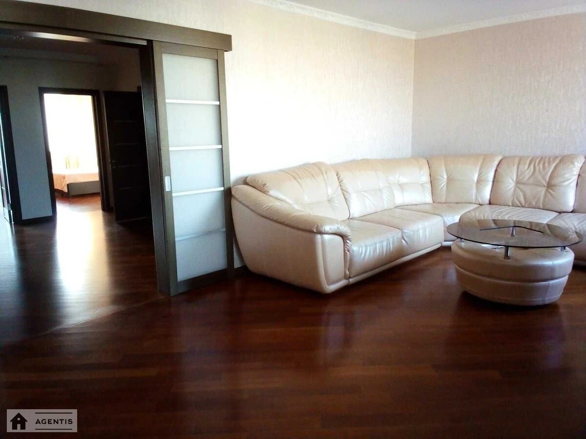 Apartment for rent 3 rooms, 130 m², 12th fl./17 floors. 12, Boryspilska 12, Kyiv. 