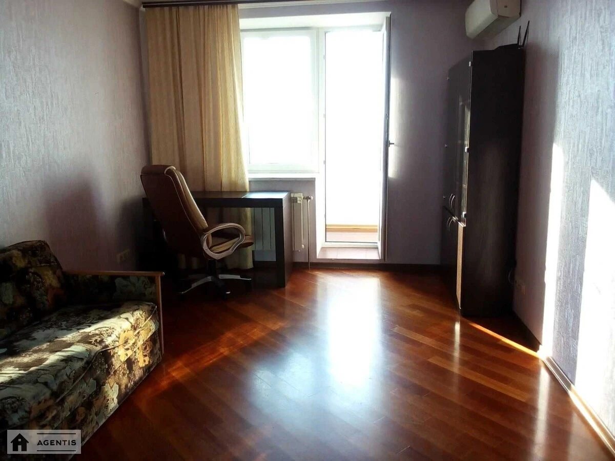 Apartment for rent 3 rooms, 130 m², 12th fl./17 floors. 12, Boryspilska 12, Kyiv. 