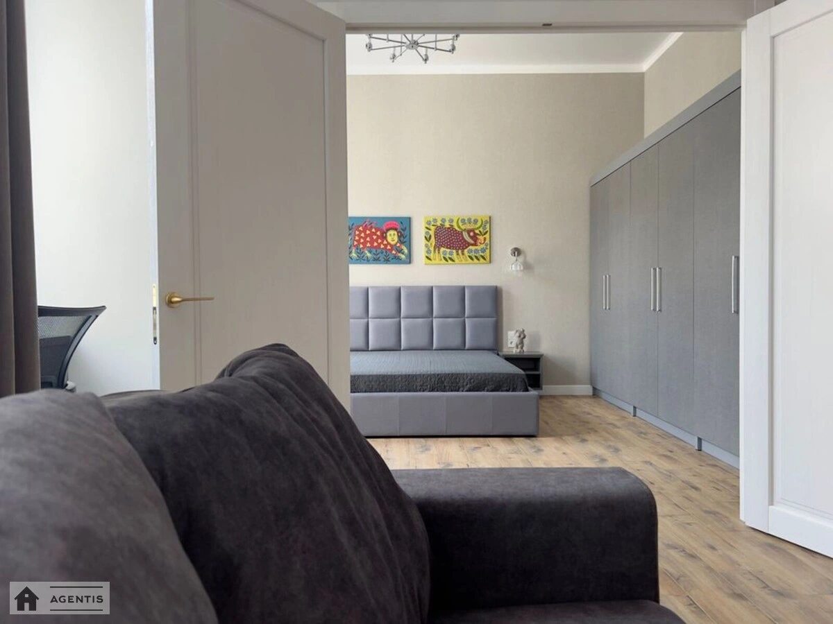 Apartment for rent 2 rooms, 63 m², 3rd fl./3 floors. 7, Mala Zhytomirska 7, Kyiv. 