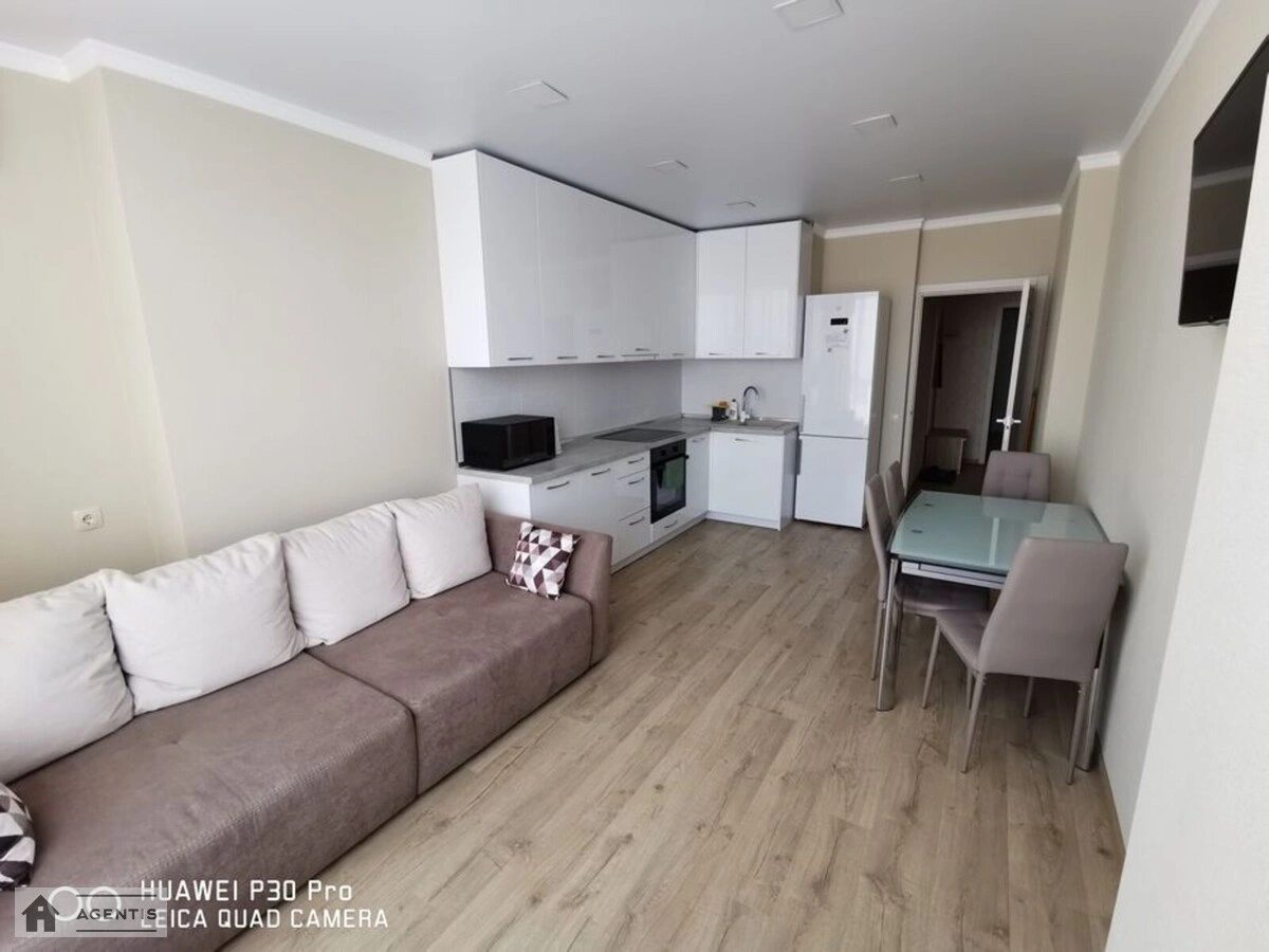 Apartment for rent 1 room, 52 m², 22nd fl./25 floors. Revutckogo, Kyiv. 