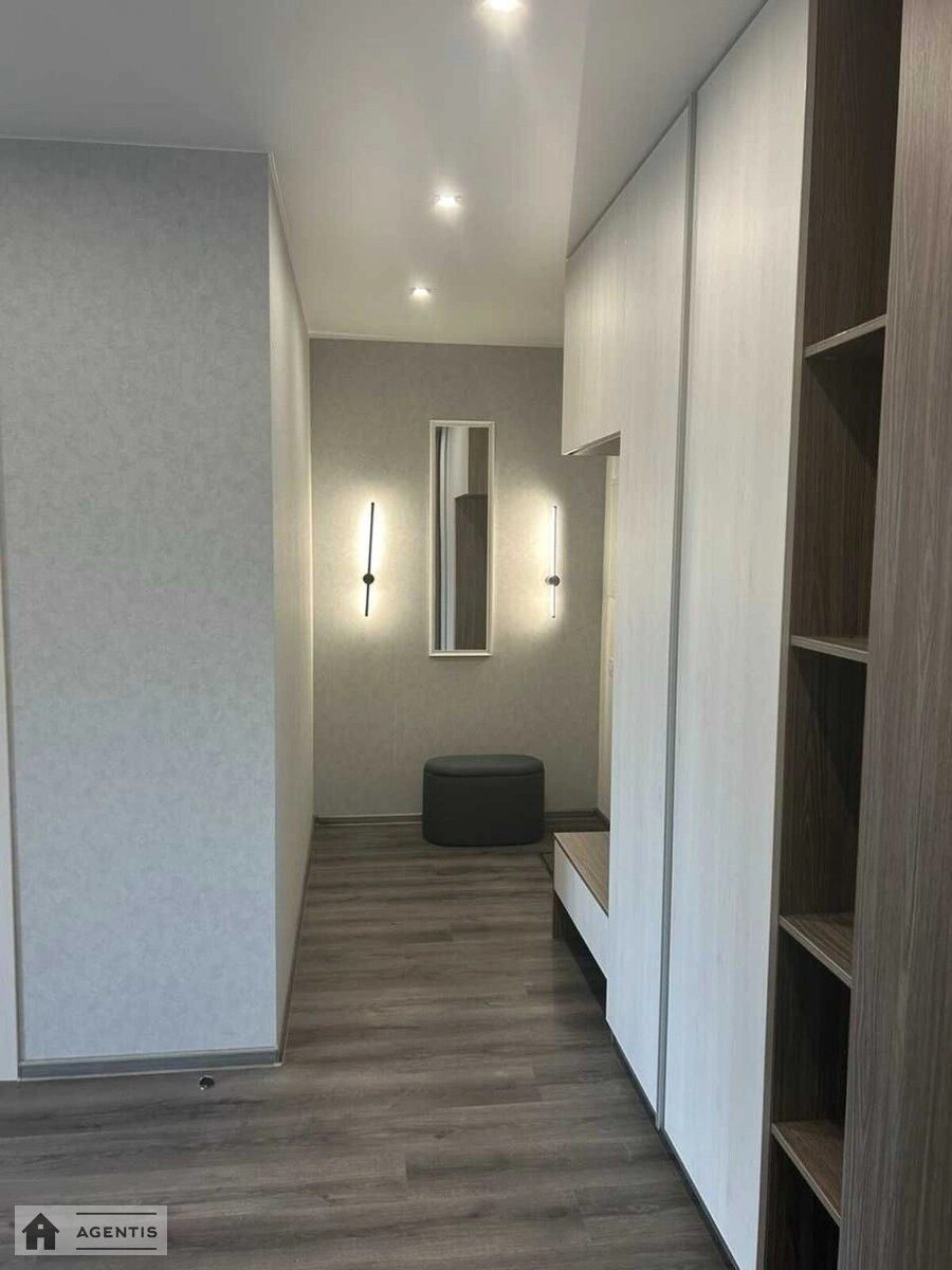 Сдам квартиру 1 комната, 52 m², 10 эт./12 этажей. 25, Златоустівська вул., Киев. 