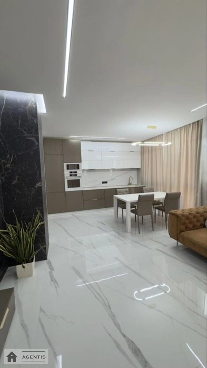 Сдам квартиру 2 комнаты, 70 m², 15 эт./25 этажей. Миколи Бажана просп., Киев. 