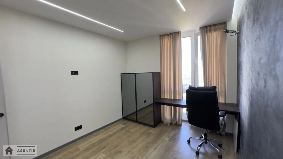 Сдам квартиру 2 комнаты, 70 m², 15 эт./25 этажей. Миколи Бажана просп., Киев. 