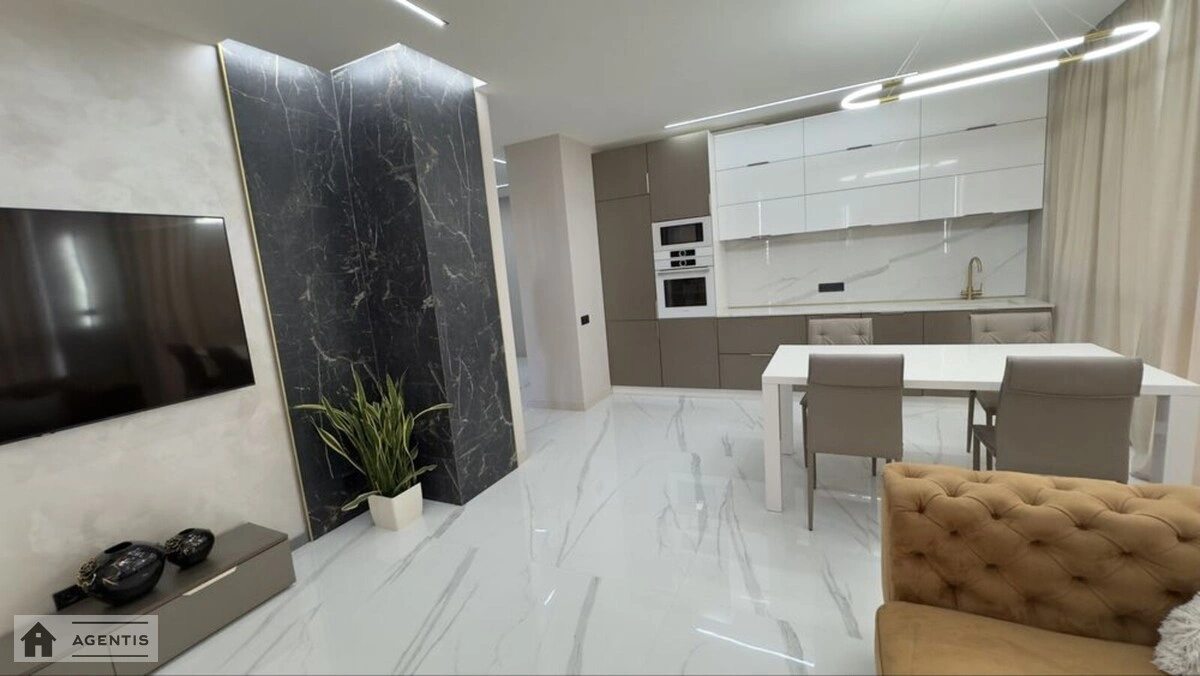 Сдам квартиру 2 комнаты, 70 m², 15 эт./25 этажей. Миколи Бажана просп., Киев. 