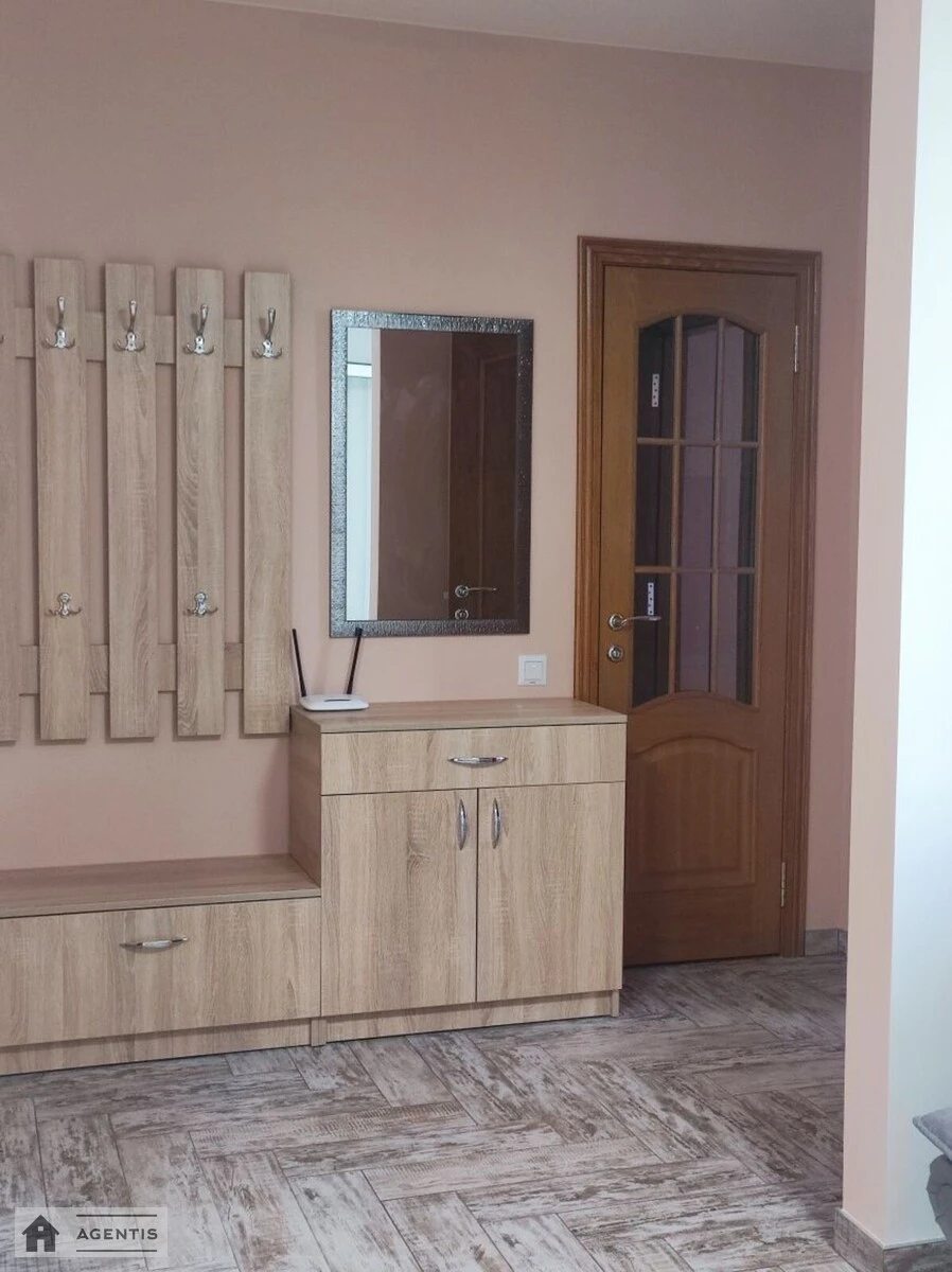 Здам квартиру 1 кімната, 42 m², 19 пов./25 поверхів. Правди, Київ. 