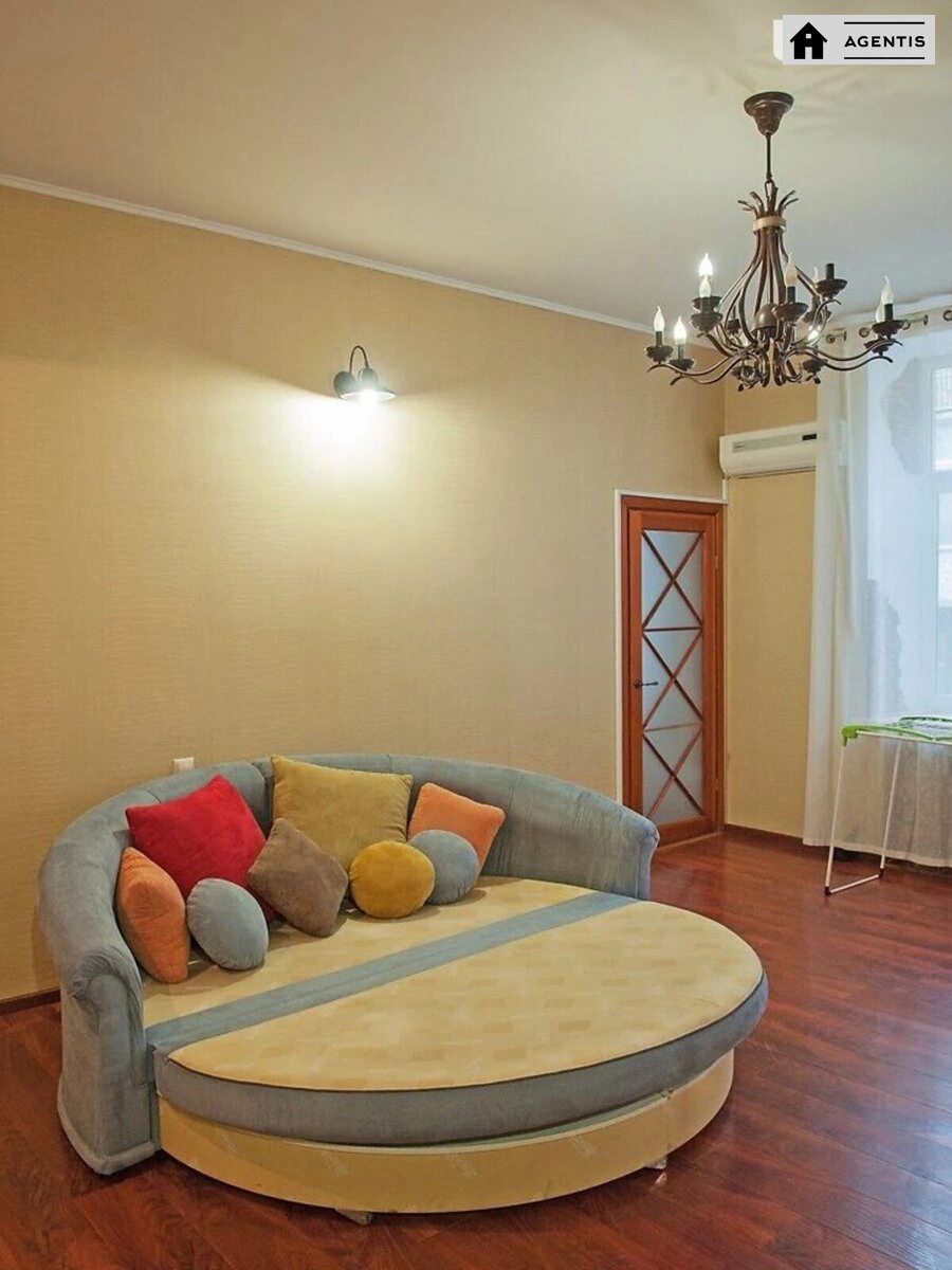 Здам квартиру 2 кімнати, 60 m², 3 пов./4 поверхи. 16, Івана Франка вул., Київ. 