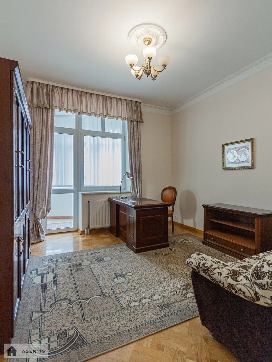 Сдам квартиру 4 комнаты, 154 m², 10 эт./25 этажей. 30, Леси Украинки 30, Киев. 