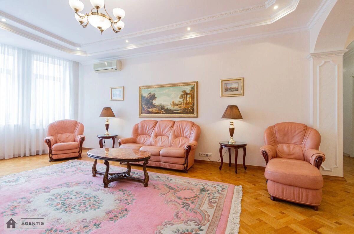 Сдам квартиру 4 комнаты, 154 m², 10 эт./25 этажей. 30, Леси Украинки 30, Киев. 