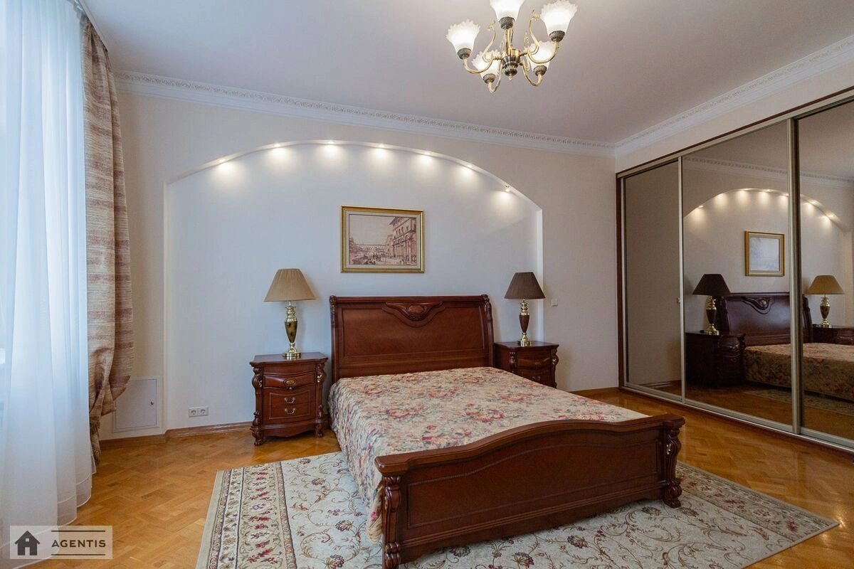 Сдам квартиру 4 комнаты, 154 m², 10 эт./25 этажей. 30, Леси Украинки 30, Киев. 