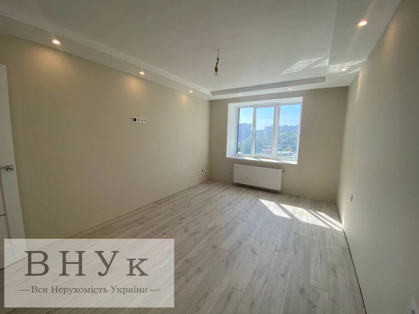 Apartments for sale 3 rooms, 837 m², 1st fl./10 floors. 15-ho Kvitnya , Ternopil. 