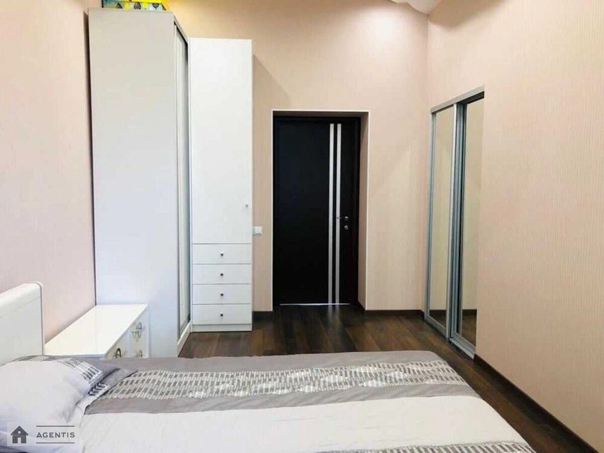 Сдам квартиру 2 комнаты, 52 m², 5 эт./10 этажей. 43, Тираспольская 43, Киев. 