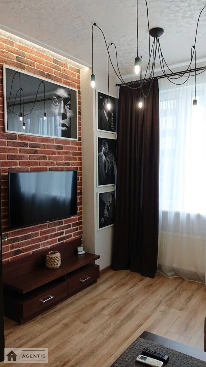 Apartment for rent 1 room, 50 m², 5th fl./24 floors. Truskavetcka, Kyiv. 